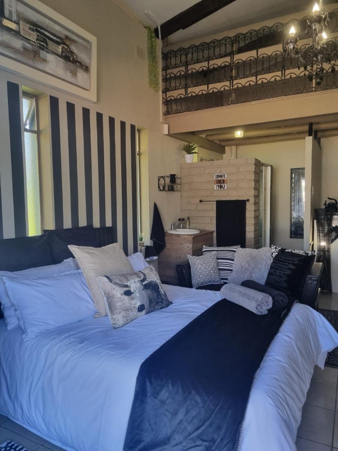 Angel 8 Airbnb Apartment 2 Робертсон Екстериор снимка