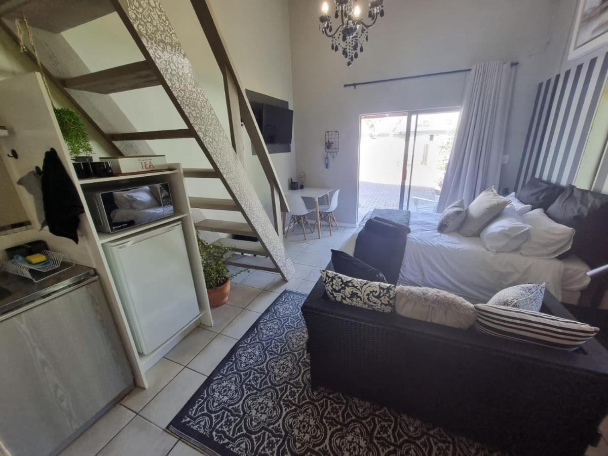 Angel 8 Airbnb Apartment 2 Робертсон Екстериор снимка