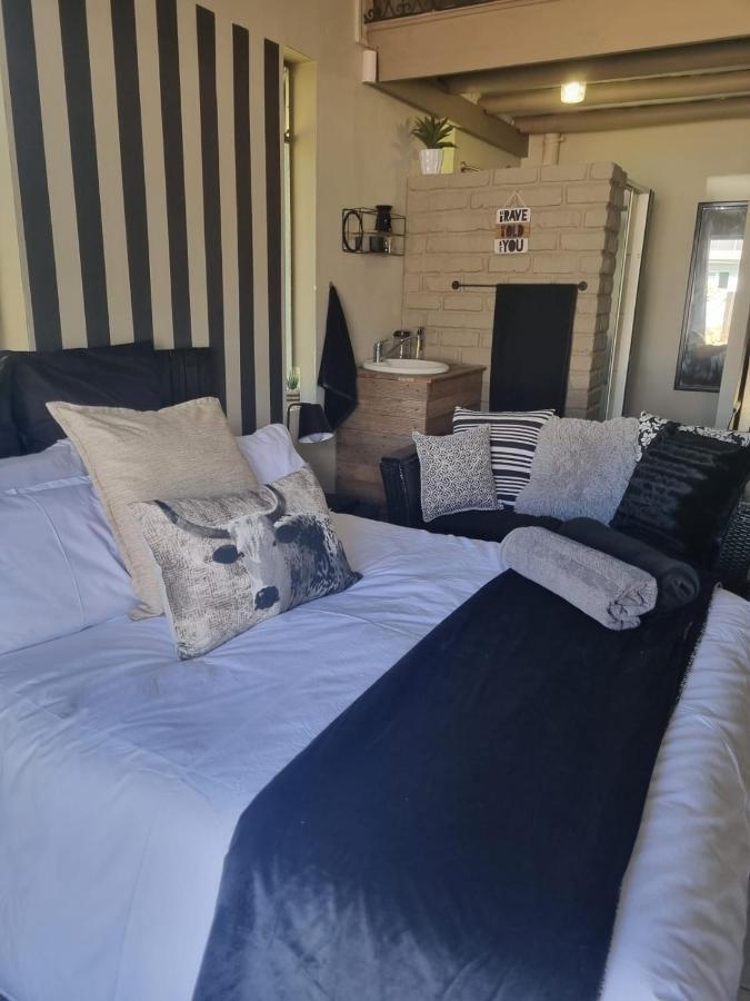 Angel 8 Airbnb Apartment 2 Робертсон Екстериор снимка