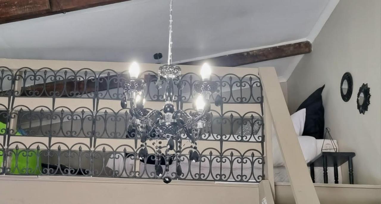Angel 8 Airbnb Apartment 2 Робертсон Екстериор снимка