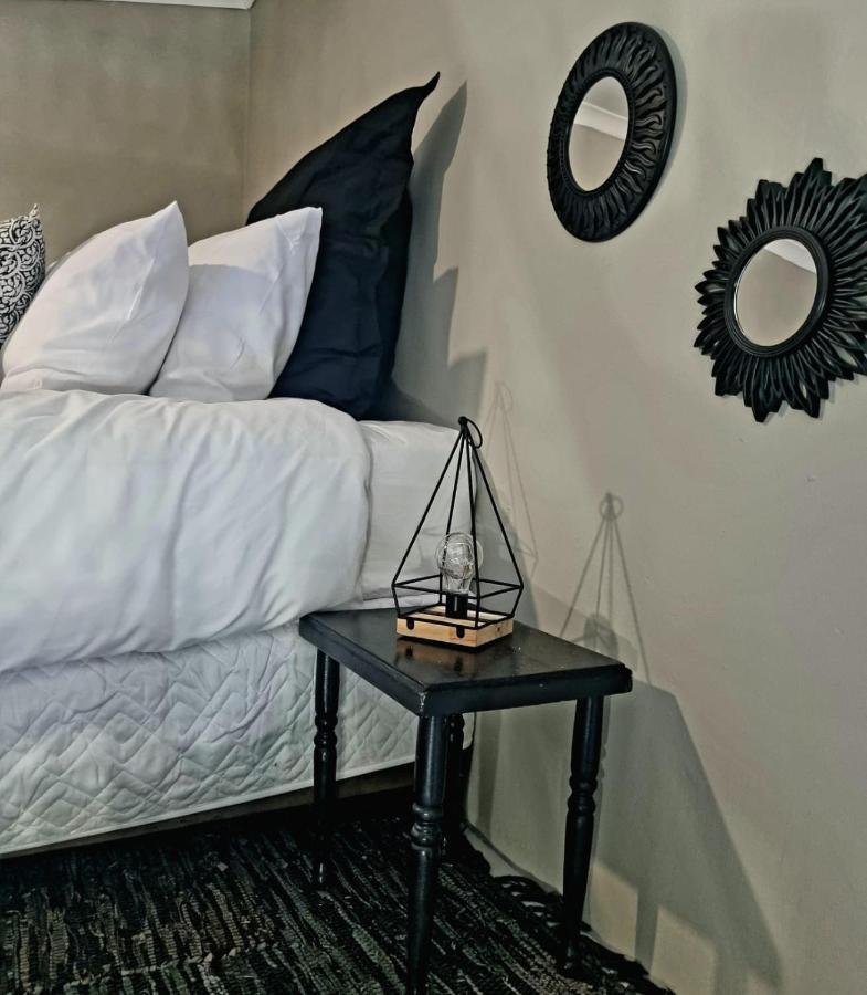 Angel 8 Airbnb Apartment 2 Робертсон Екстериор снимка