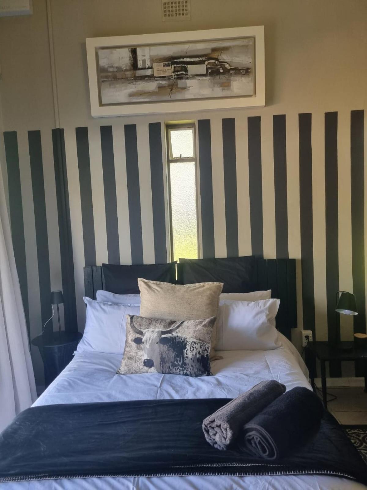 Angel 8 Airbnb Apartment 2 Робертсон Екстериор снимка